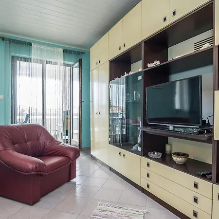 Apartment Nada Vir
